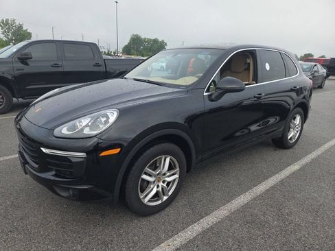 Used 2016 Porsche Cayenne AWD/4WD image 1