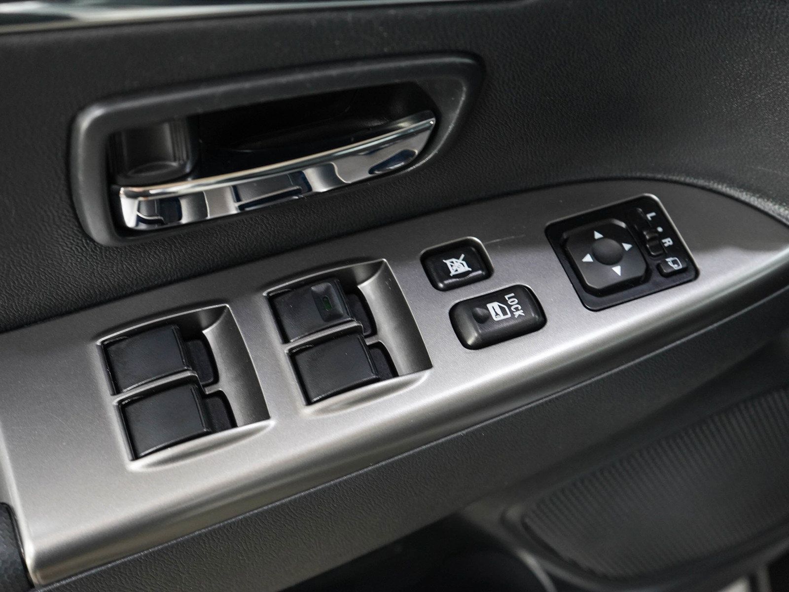 Used 2024 Mitsubishi Outlander Sport LE AWD/4WD image 21