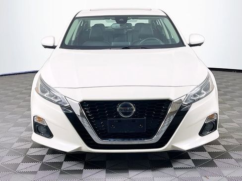Used 2021 Nissan Altima 2.5 Platinum AWD/4WD image 3