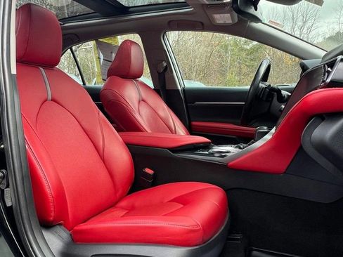 Used 2019 Toyota Camry XSE image 14