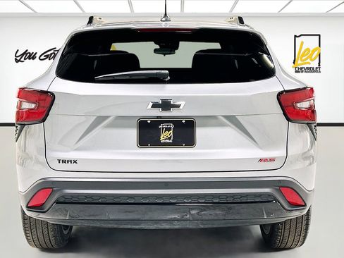 Certified 2025 Chevrolet Trax RS w/ Sunroof Package image 6