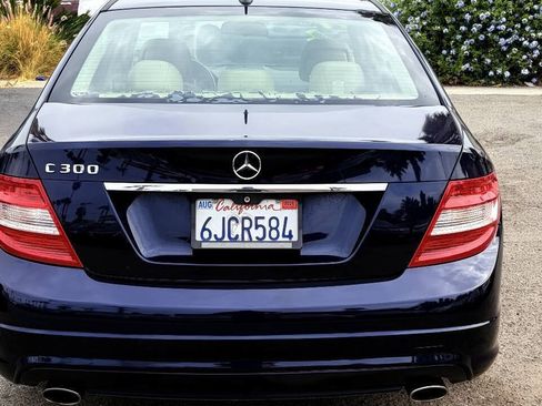 Used 2009 Mercedes-Benz C 300 Sedan image 7