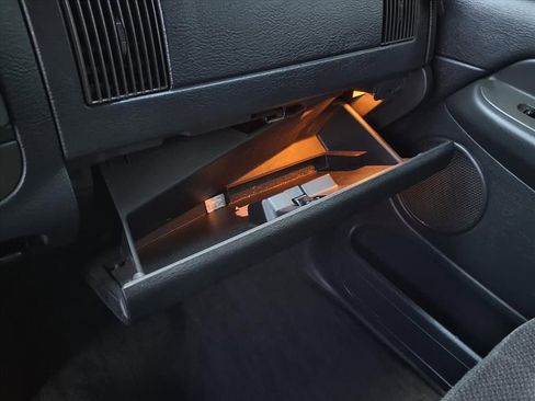 Used 2003 Dodge Ram 2500 Truck SLT image 9