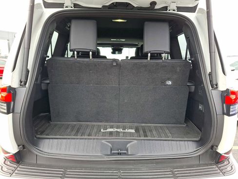 Used 2025 Lexus GX 550 w/ Accessory Package (2T) image 25