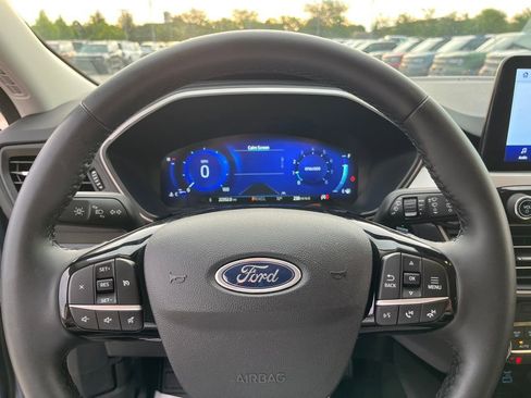 Used 2022 Ford Escape SEL w/ Technology Package image 26