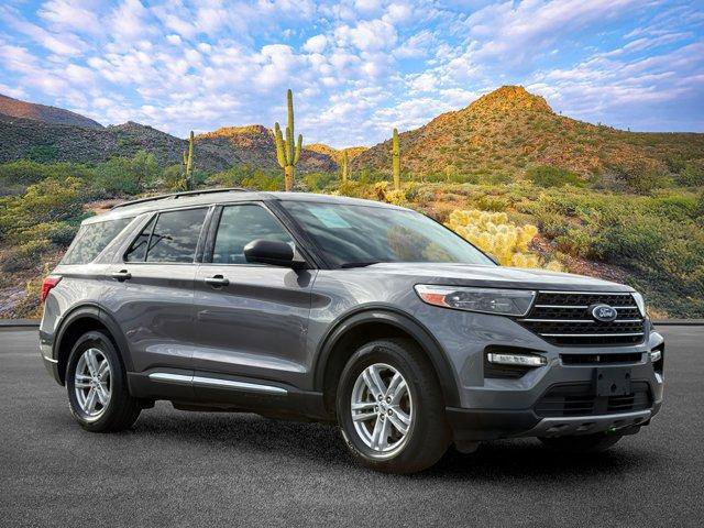 Used 2023 Ford Explorer XLT w/ Equipment Group 202A RWD image 2