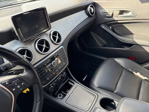 Used 2014 Mercedes-Benz CLA 250 image 39