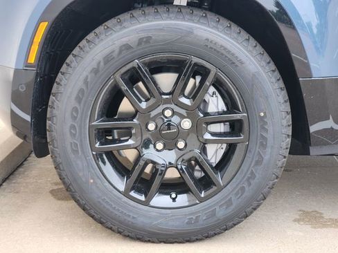 New 2026 Land Rover Defender 110 X-Dynamic SE image 7