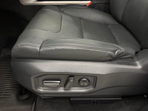 Used 2024 Toyota Tundra Limited AWD/4WD image 11