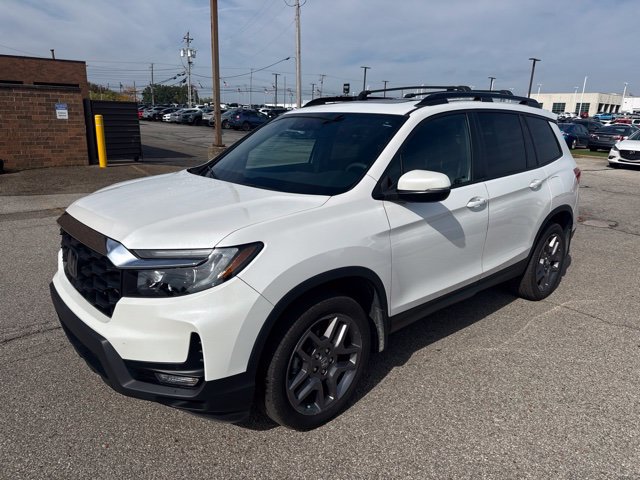 Certified 2023 Honda Passport EX-L image 1