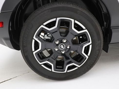 Used 2025 Ford Bronco Sport Outer Banks w/ Outer Banks Tech Package+ image 9