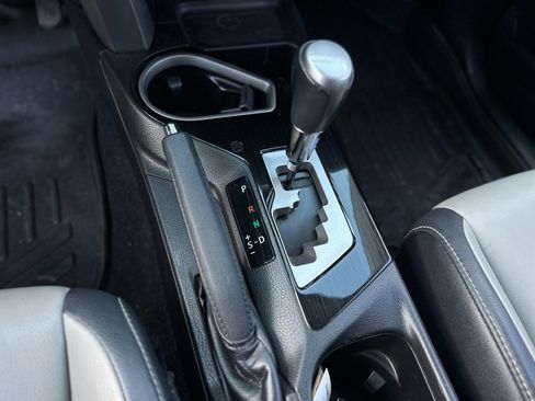 Used 2018 Toyota RAV4 Limited image 10