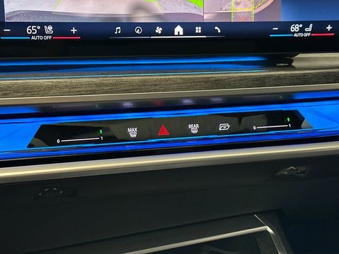 Certified 2023 BMW 760i xDrive image 18