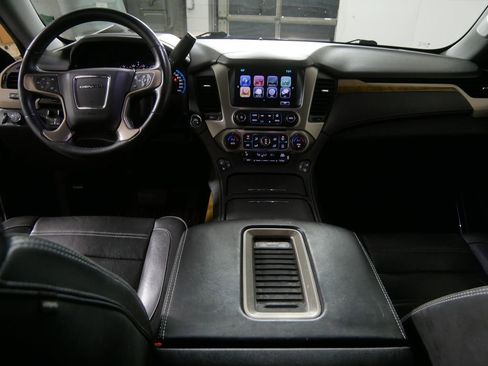 Used 2017 GMC Yukon Denali w/ Open Road Package AWD/4WD image 27