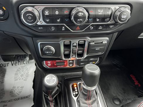 Used 2020 Jeep Gladiator Rubicon image 24