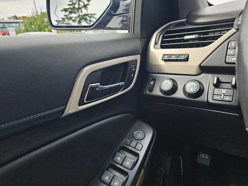 Used 2019 GMC Yukon Denali w/ Denali Ultimate Package AWD/4WD image 33