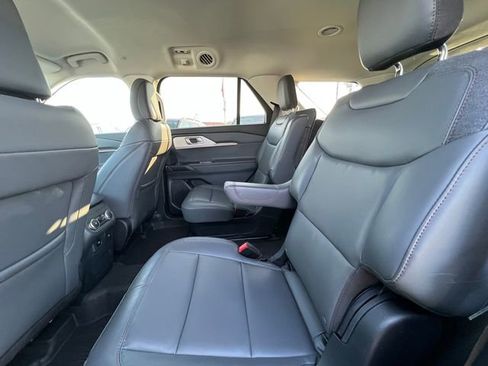 Used 2026 Ford Explorer Active w/ Active Comfort Package image 17