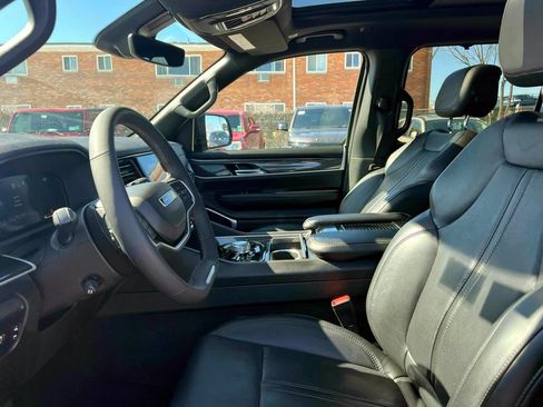 Used 2022 Jeep Wagoneer Series I w/ Convenience Group I AWD/4WD image 20