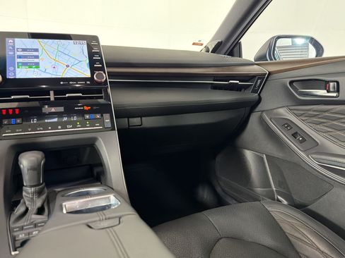 Used 2022 Toyota Avalon Limited w/ Advanced Safety Package FWD image 30