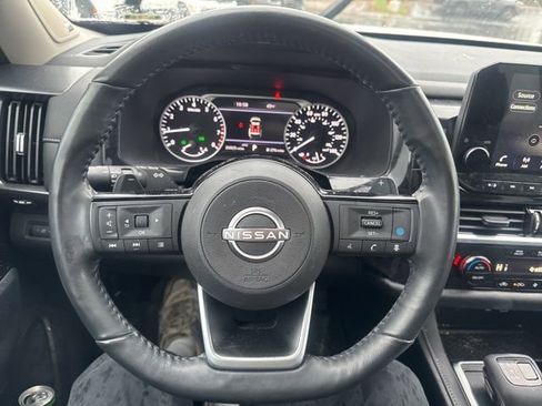 Used 2023 Nissan Pathfinder SL w/ SL Premium Package AWD/4WD image 17