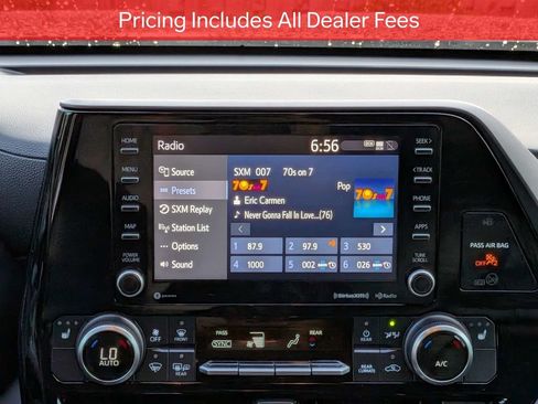 Used 2022 Toyota Highlander XLE FWD image 20