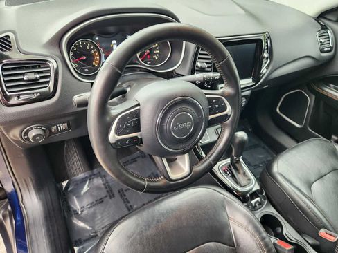 Used 2019 Jeep Compass Limited FWD image 2
