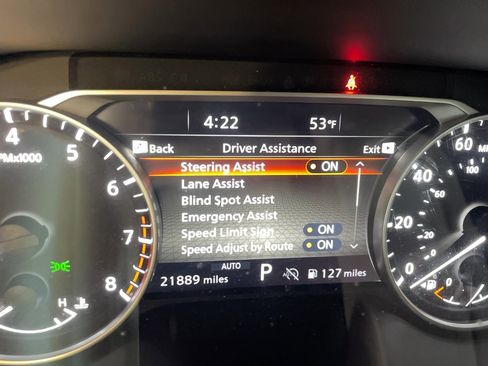 Used 2023 Nissan Pathfinder SL image 11