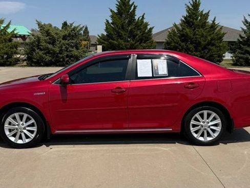Used 2013 Toyota Camry XLE FWD image 3