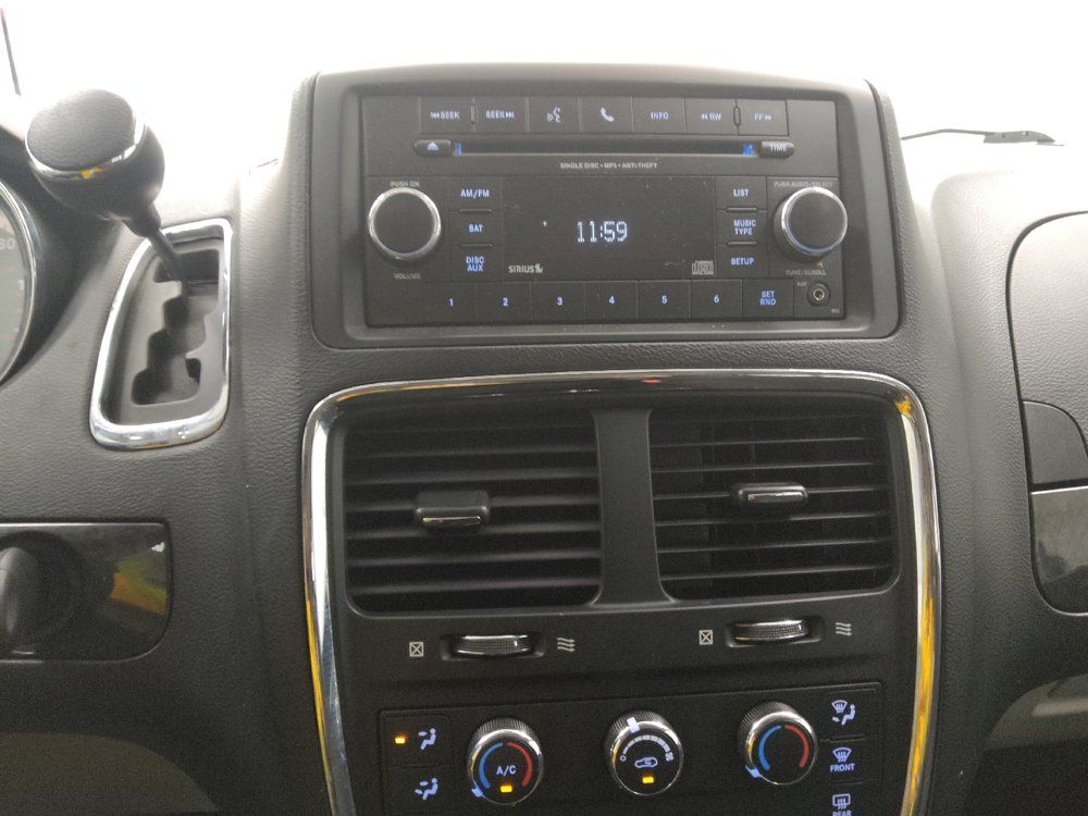 Used 2016 Dodge Grand Caravan American Value Package w/ UConnect Hands-Free Group FWD image 25
