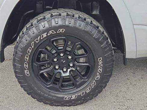 Used 2025 RAM 1500 Big Horn AWD/4WD image 7