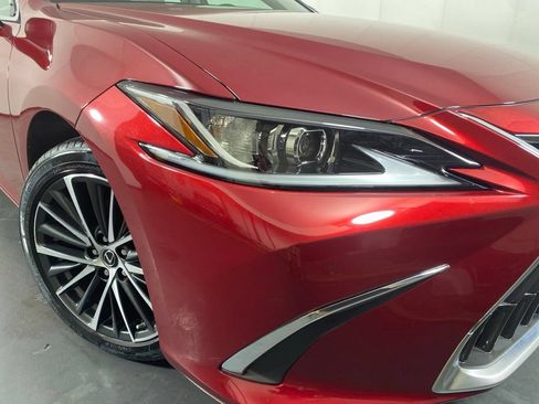 Used 2025 Lexus ES 350 w/ Premium Package FWD image 3