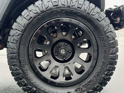 Used 2020 Jeep Gladiator Sport w/ Quick Order Package 24S image 21