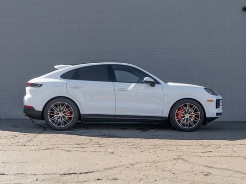 New 2026 Porsche Cayenne S image 8