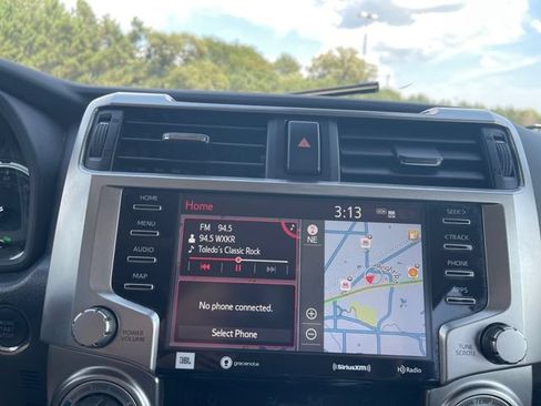 Used 2023 Toyota 4Runner Limited AWD/4WD image 22
