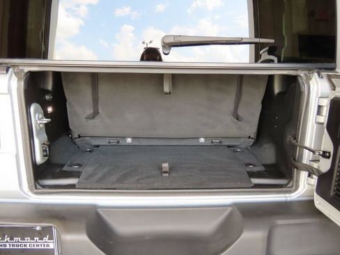 Used 2022 Jeep Wrangler Sport AWD/4WD image 23
