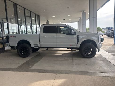 Used 2026 Ford F250 Platinum AWD/4WD image 6