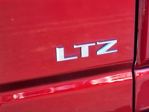 Used 2022 Chevrolet Silverado 3500 LTZ w/ LTZ Convenience Package image 12