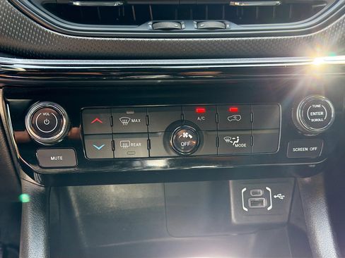 Used 2024 Jeep Compass Latitude w/ Altitude Special Edition image 28