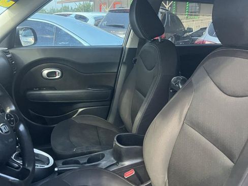 Used 2016 Kia Soul FWD image 11