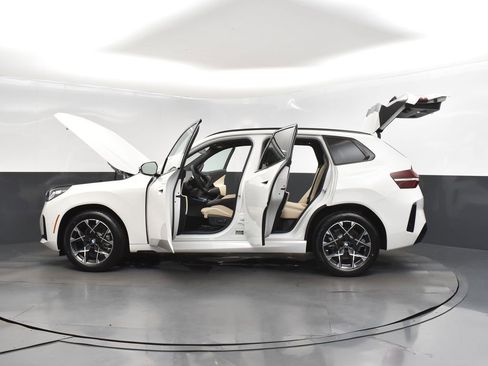 Used 2025 BMW X3 xDrive30i image 46
