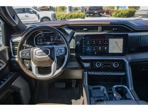 Used 2024 GMC Sierra 3500 Denali w/ Denali Reserve Package AWD/4WD image 25