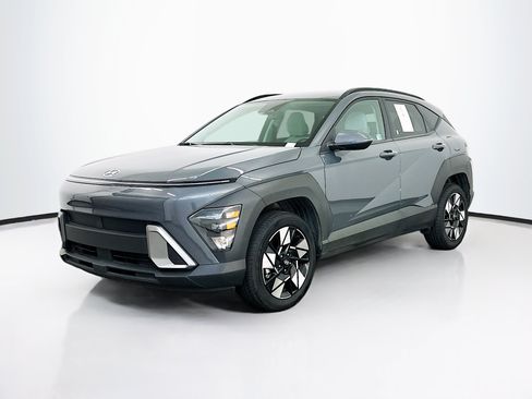 Used 2025 Hyundai Kona SEL AWD/4WD image 3
