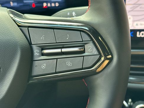 Used 2024 Chevrolet Equinox EV RS FWD image 35