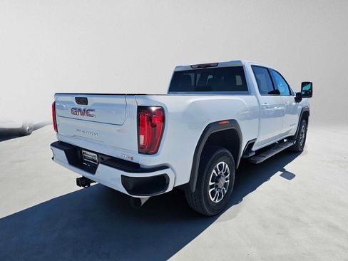 Used 2021 GMC Sierra 2500 AT4 w/ AT4 Preferred Package AWD/4WD image 3