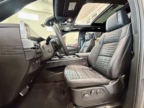 New 2026 Cadillac Escalade V image 19