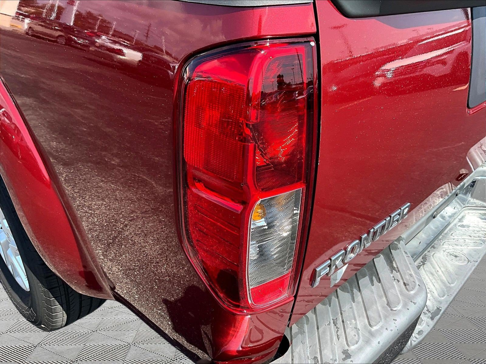 Used 2018 Nissan Frontier SV RWD image 24