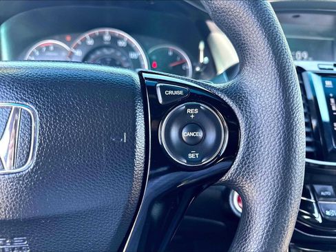 Used 2017 Honda Accord EX image 21