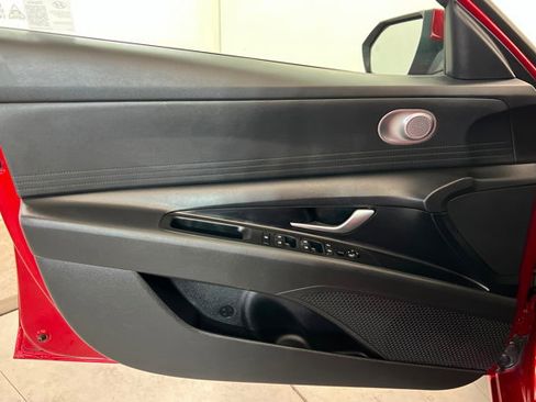Used 2024 Hyundai Elantra SEL FWD image 14
