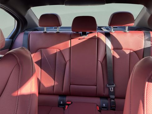 New 2026 BMW 330i Sedan w/ M Sport Package image 28