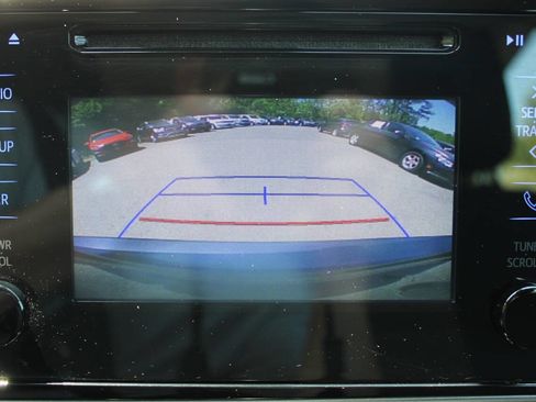 Used 2017 Toyota Corolla LE w/ Carpet Mat Package (TMS) FWD image 33